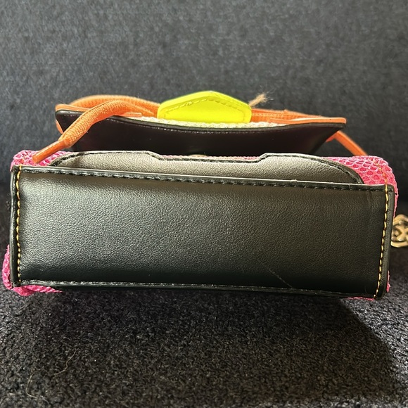 Steve Madden small hand/crossbody. Multi colored. NWT - Picture 5 of 7